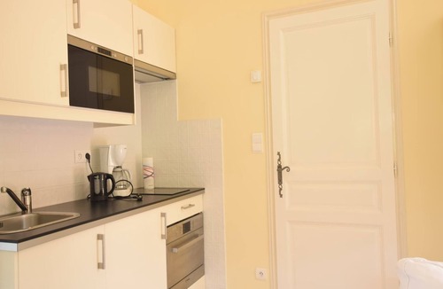 Montbrun-les-Bains Apartment | Cycling Escape in Montbrun