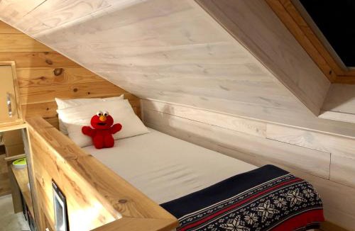 Imphy Apartment | D5 Parking Wifi 3 lits, 2 à 4-5 pers 1 Ch et Mezzanine Petite hauteur Réduc Semaine ou Mois, Veloroute Clim Mobile
