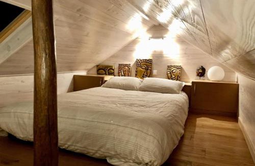 Imphy Apartment | D5 Parking Wifi 3 lits, 2 à 4-5 pers 1 Ch et Mezzanine Petite hauteur Réduc Semaine ou Mois, Veloroute Clim Mobile