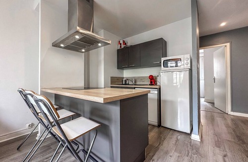 Quartier Hyper-Centre Apartment | #D5 | The Blue Marceau 🫐