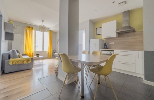 Quartier Hyper-Centre Apartment | #D6 | Hello Sunshine ☀️| T3 Sleeps 6 | Caserne de Bonne