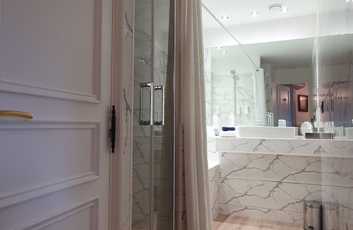 Tournus Hotel | Demeures & Châteaux - Hôtel Greuze & Spa Tournus