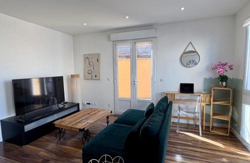 Savigny-sur-Orge Apartment | Design Orly Paris - Suites privées - Parking