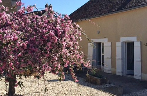 Escamps Cottage | Desjardins Cottage- close to Chablis, Auxerre, Abbey of Vezelay, Guedelon!