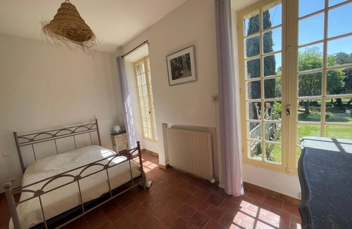 Saumane-de-Vaucluse House | Detached cottage in a Provençal estate 33 hectares, very large pool