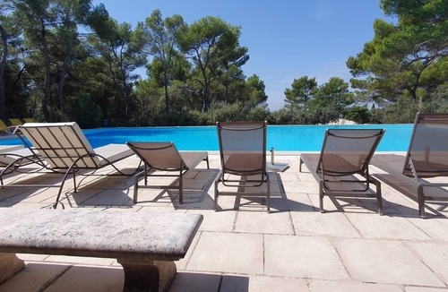 Saumane-de-Vaucluse House | Detached cottage in a Provençal estate 33 hectares, very large pool