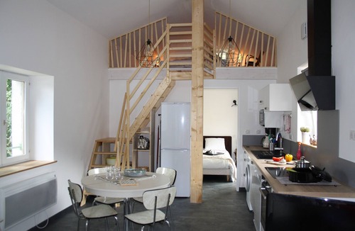 Chatel-sur-Moselle House | Detached house 1 bedroom, 1 bathroom, large enclosed garden and terrace