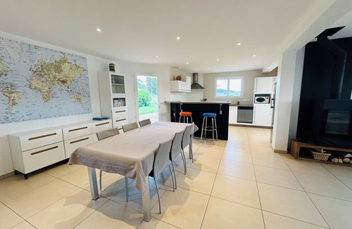 Marigny House | Detached house with panoramic terrace at Lake Chalain