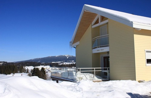 Premanon House | Detached house with unobstructed view of Les Rousses.