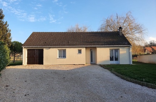 Gy House | Detached single-storey house with private courtyard