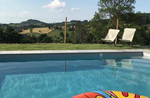 Belmont-de-la-Loire House | Deux gîtes confortables avec cheminée et piscine commune, animaux admis, pour 13 personnes - FR-1-496-140