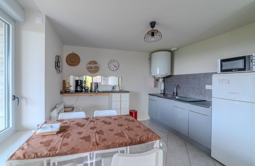 Saint Loup Apartment | Deux Pièces, Mille Horizons - Aux environs calmes