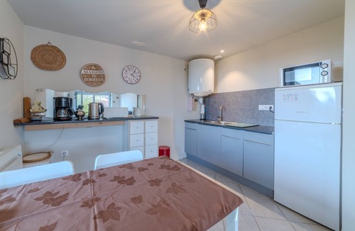 Saint Loup Apartment | Deux Pièces, Mille Horizons - Aux environs calmes