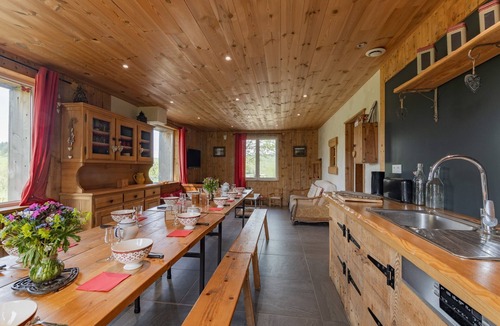 Les Estables Ski Chalet | Discover Gîte Le Pradel in Les Estables