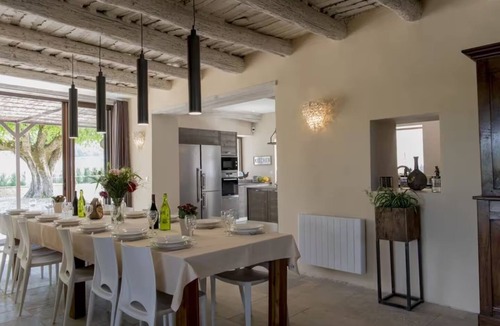 Vaison-la-Romaine House | DOMAINE 5* SPA SAINT QUENIN®️30PERS-CLIMATISATION-HEATED POOL-JACUZZI-SAUNA