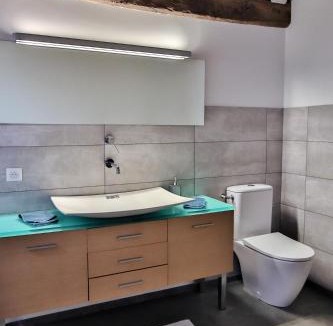 Ouches House | Domaine d'AROMM - Chambres d'hotes & gites - Piscine, Jacuzzi, Etangs & Animaux - Au calme