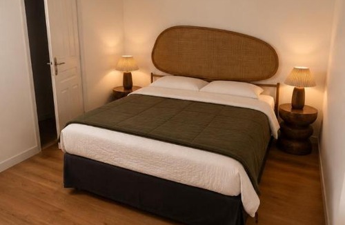 La Roque-sur-Pernes Hotel | Domaine de la Grange Neuve