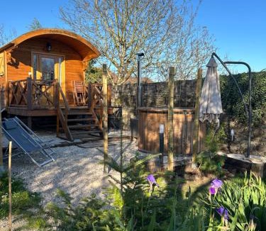 Vitrey-sur-Mance Other | Domaine de la Mance - Roulotte tout confort avec petit-déjeuner inclus, bain nordique en supplément
