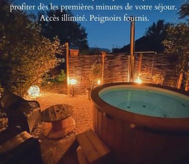 Vitrey-sur-Mance Apartment | Domaine de la Mance - Maisonnette avec cheminée, bain nordique en supplément