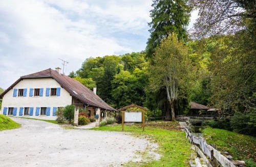 Glay Bed & Breakfast | Domaine de la Papeterie, Chambres d'hôtes-GR5-Hexatrek