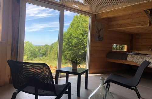 Velle-le-Chatel Apartment | Domaine des Evêques - Serpent Tree Cabin