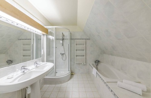 Cubry Hotel | Domaine du Château de Bournel