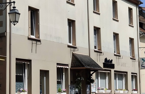 Forges-les-Bains Apartment | “Domaine du Chêne” Room with Shared Terrace, Balcony & Wi-Fi