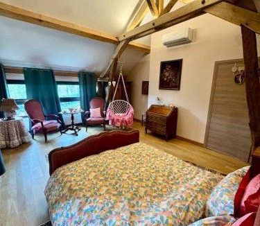 Varennes-sur-Allier Cabin | Domaine du Château de Chazeuil
