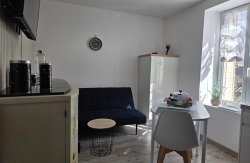 Forges-les-Bains Apartment | Domaine Du Charme - Meublé T2