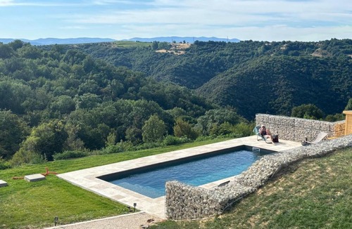 Saint-Barthelemy-de-Vals Bed & Breakfast | Domaine de Galaure