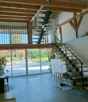 Saint-Symphorien-sur-Saone House | Domaine Ravy-La Camélia