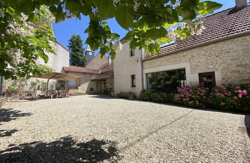 Villaines-les-Prevotes House | Domaine Les Hauts Pres 4/Propriété de Charme au Pied des Vignes