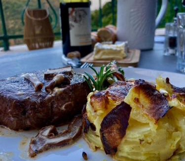 Asperjoc Bed & Breakfast | Domaine l'Esquiròu - L'Insolite PALLAS