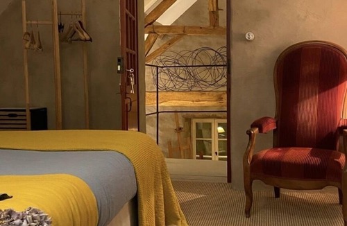 Bois-Sainte-Marie House | Double room-Modern-Ensuite with Bath-Maison d'invités