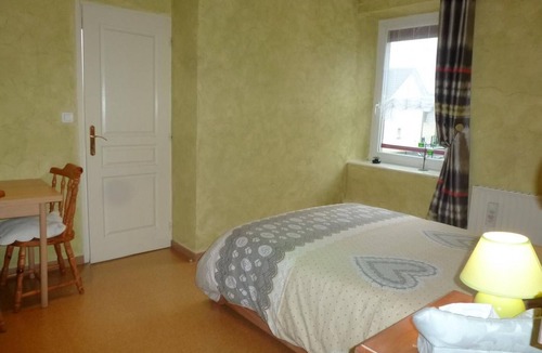 Villafans Bed & Breakfast | Double room with lounge and garden in Villafans, Wifi, Guest table