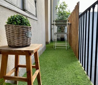 Centre Apartment | Douceur de vignes - Clim - Chaleureux - Hypercentre - Classé 3 étoiles