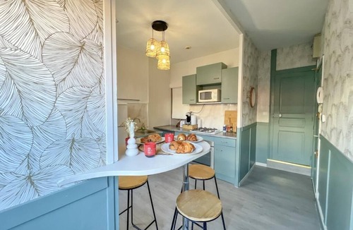 La Gare Apartment | Doux Pavillon - La Canopée: 8min walk from the station