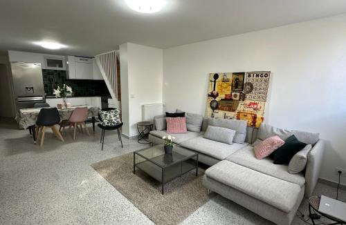 Villejuif Villa | Dream House Paris 5 chambres proche M7et M14