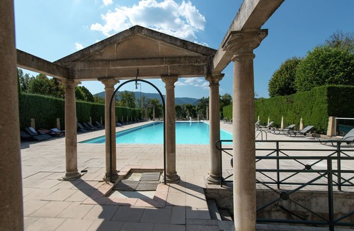Montbrun-les-Bains Apartment | Dreamy Apartment in South of France with Swimming Pool