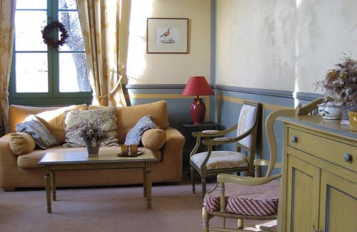 Montbrun-les-Bains Apartment | Dreamy Apartment in South of France with Swimming Pool