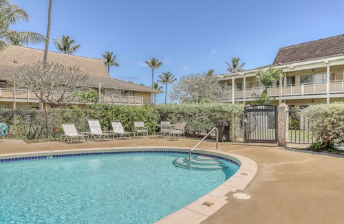 Methamis Condo | Dreamy island gem with free WiFi, shared pool & hot tub, private balcony & more