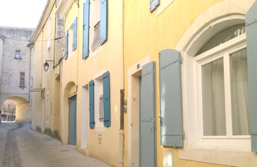 Saint-Paul-Trois-Chateaux Apartment | Duplex with terrace & patio – old town Saint-Paul-Trois-Châteaux