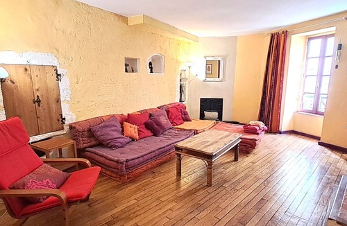 Saint-Paul-Trois-Chateaux Apartment | Duplex with terrace & patio – old town Saint-Paul-Trois-Châteaux