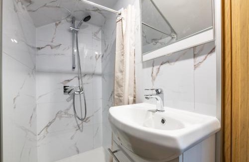 Saint-Forget Apartment | Duplex Cosy - Moderne - 15min Versailles