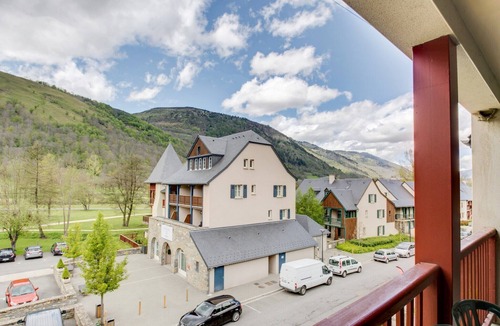 Peyragudes Apartment | Duplex Family Stay for 10, Loudenvielle