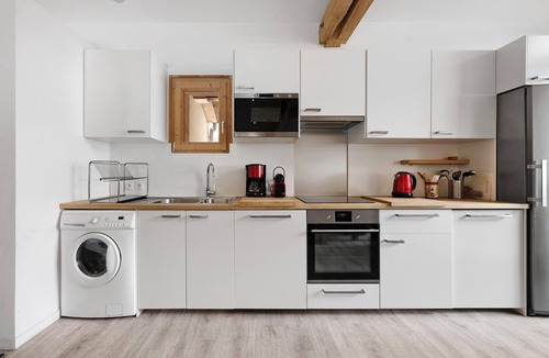 Nancroit Apartment | Duplex Nancroix Apartment with Mountain View, Balcony and Wi-Fi
