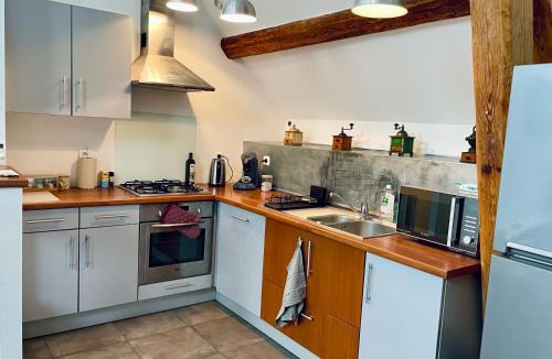 Ep 21 - Saint-Paul Apartment | Duplex + parking gratuit facile