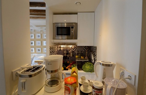 3rd Arrondissement Apartment | E3DD White night