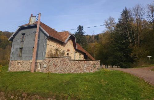 Haut-du-Them-Chateau-Lambert House | ECOLE de BELMONT