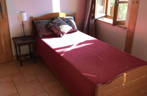 Saint Usuge Bed & Breakfast | Ecolieu Le Chant du Temps Chambre D'hôtes Piscine Naturelle, Sauna Table D'hôtes